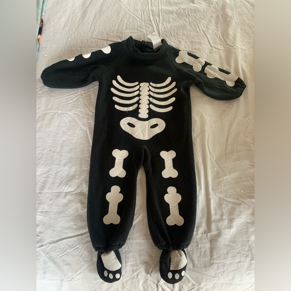 Skeleton Onesie Size 2T - Picture 1 of 6